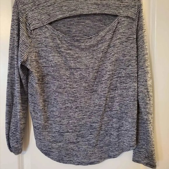 Athleta xs long sleeve shirt - Picture 2 of 2